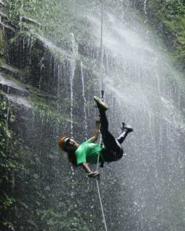 Canyonnnig Tour Waterfall rappeling